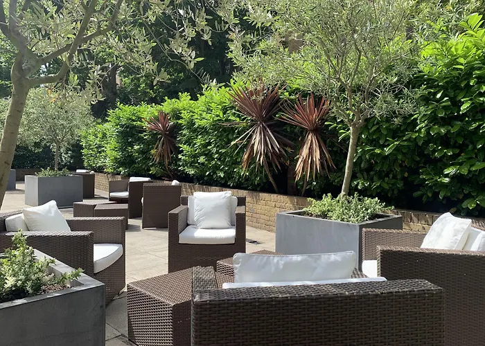 Templeton Place By Supercity sAparthotel